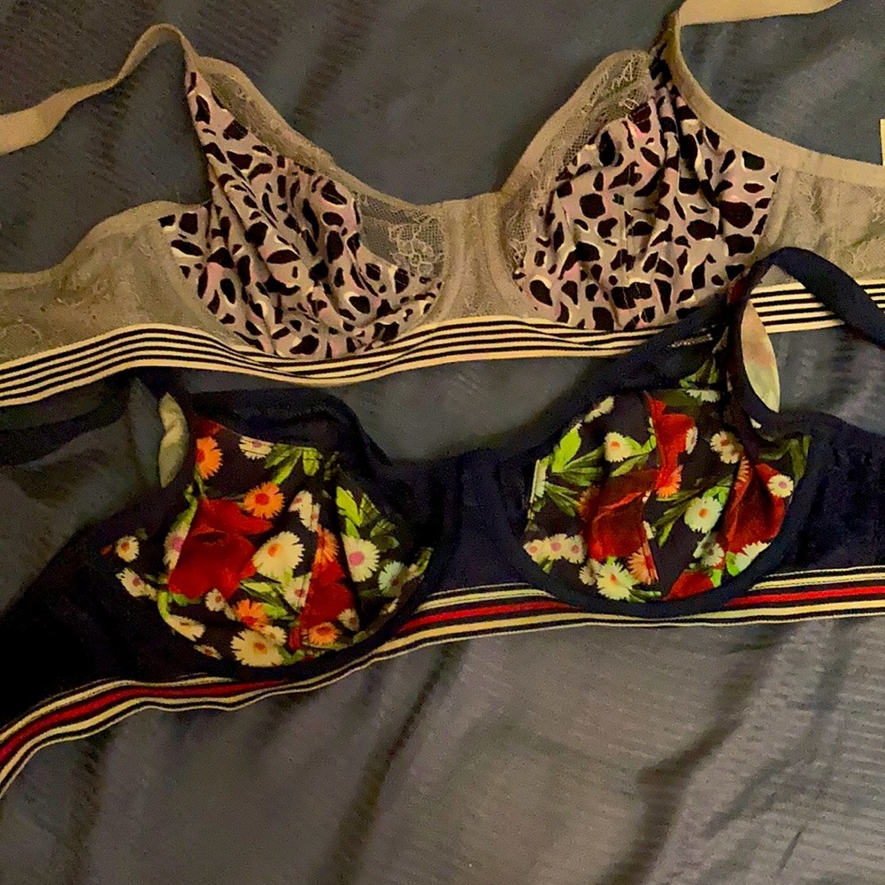 - Bundle of 2 freya wild plunge underwire bras 28G